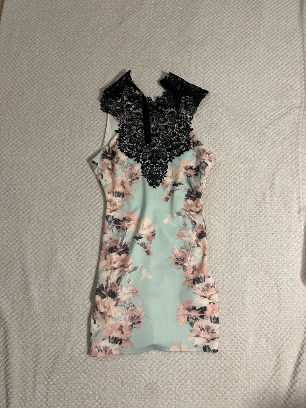 Arden B Mint Floral Sheath with Black Lace Yoke